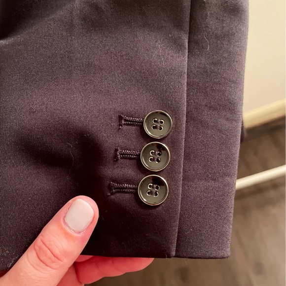 Blazer - Picture 4 of 5